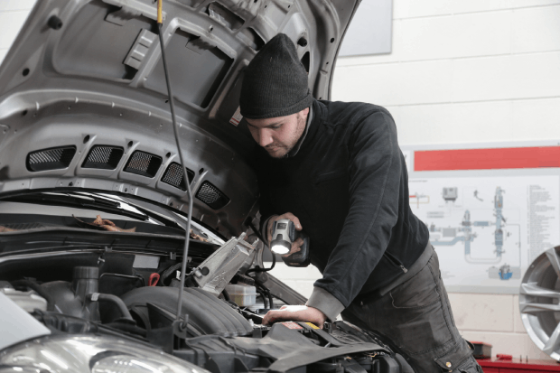 Les avantages de faire réparer sa voiture avec des pièces détachées d’occasion